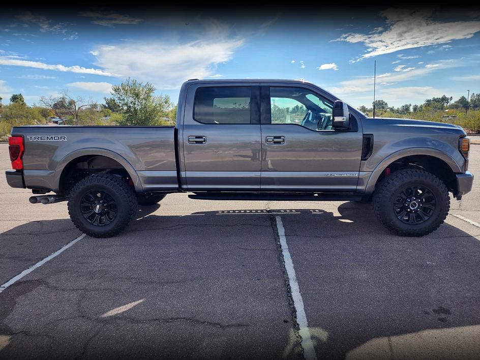 2022 Ford F-350 Lariat photo 6