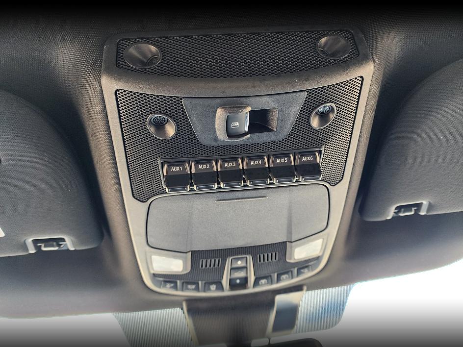 2022 Ford F-350 Lariat photo 21