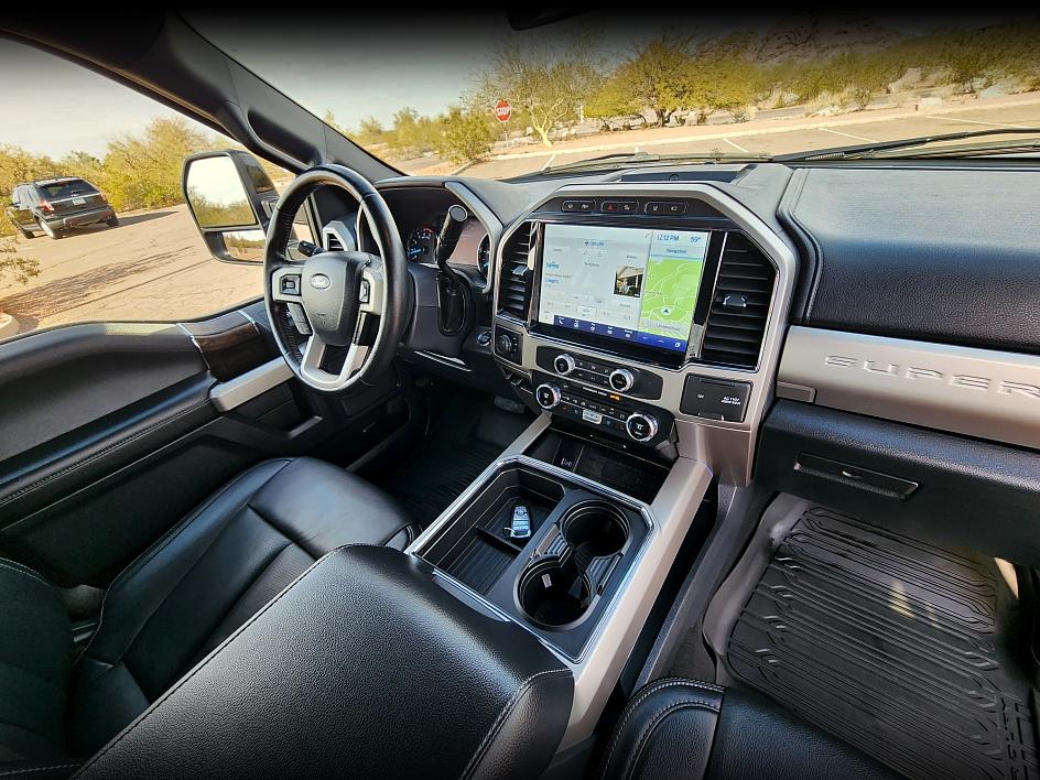 2022 Ford F-350 Lariat photo 20