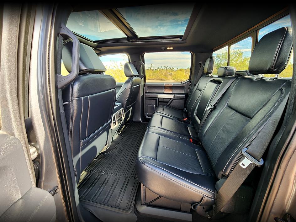 2022 Ford F-350 Lariat photo 14