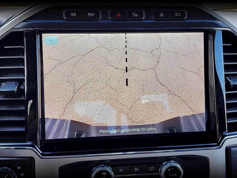 2022 Ford F-350 Lariat photo 28