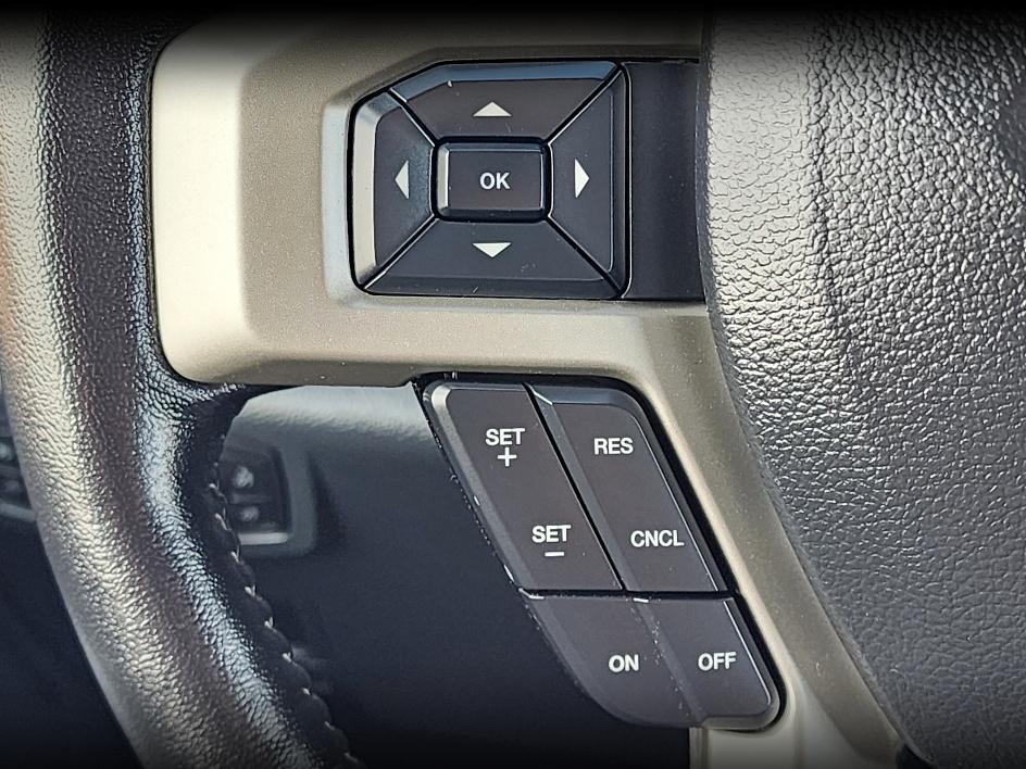2022 Ford F-350 Lariat photo 34