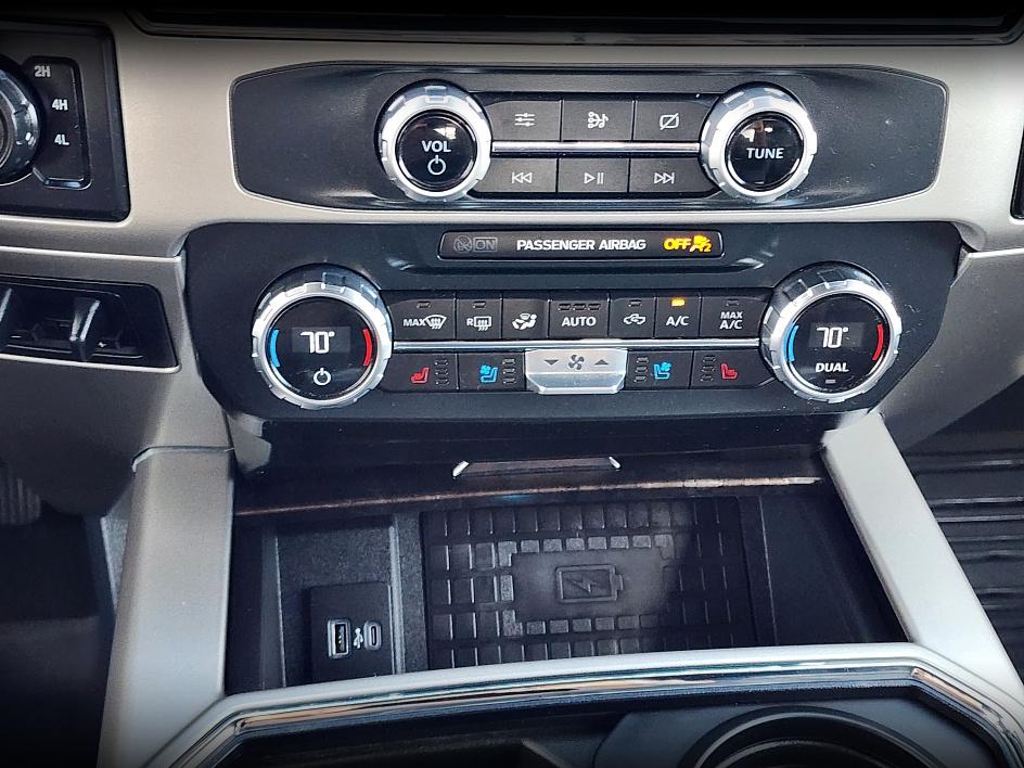 2022 Ford F-350 Lariat photo 29