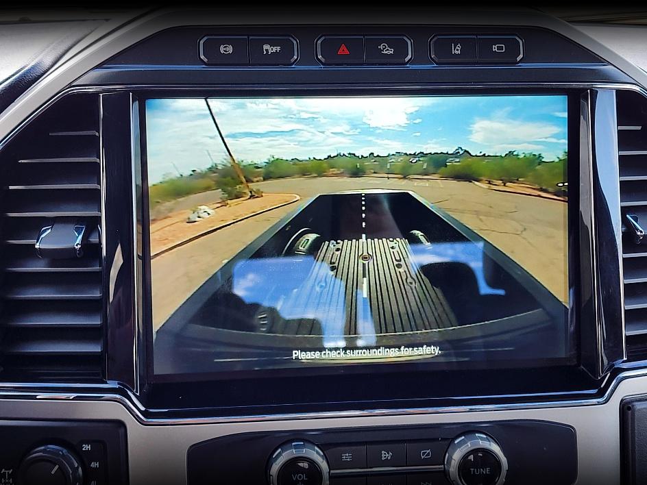 2022 Ford F-350 Lariat photo 26
