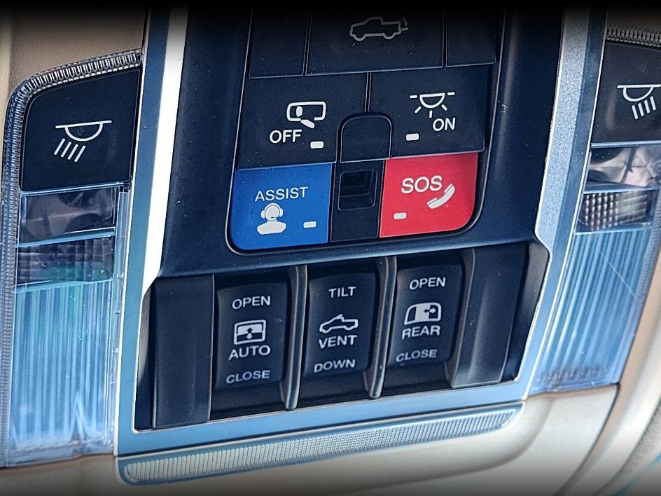 2019 Ram 3500 Laramie photo 21