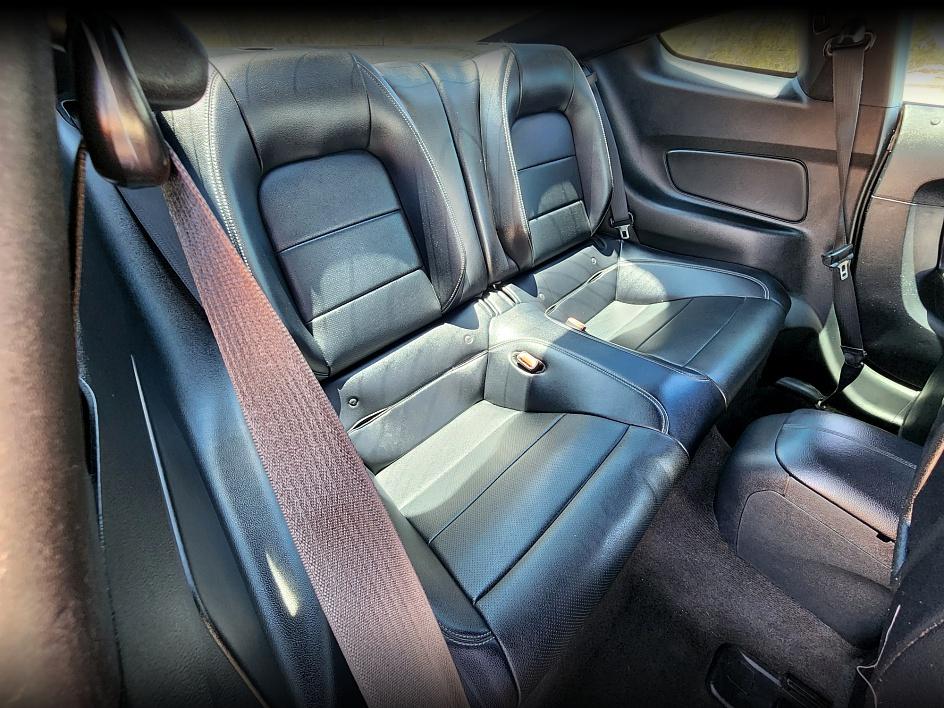 2016 Ford Mustang EcoBoost Premium photo 12