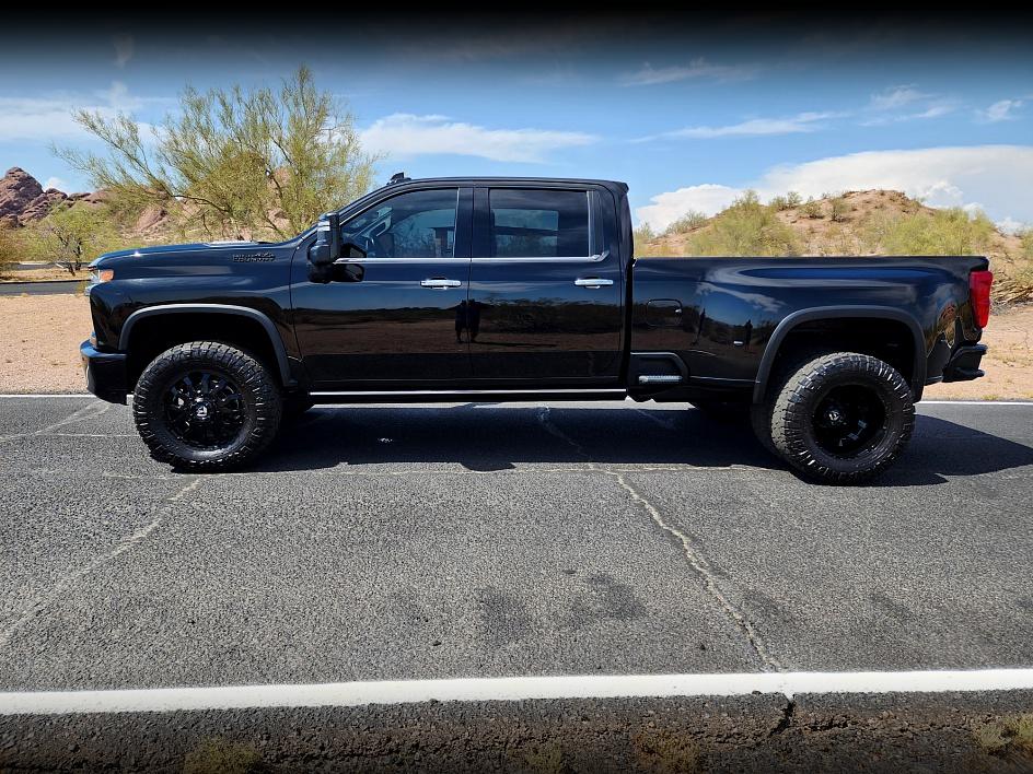 2021 Chevrolet Silverado 3500HD High Country photo 2