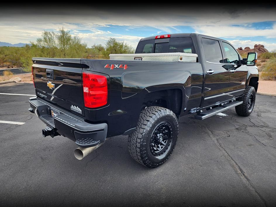2019 Chevrolet Silverado 2500HD High Country photo 4