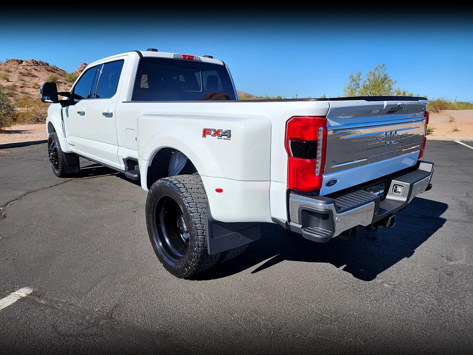 2023 Ford F-450 King Ranch photo 3