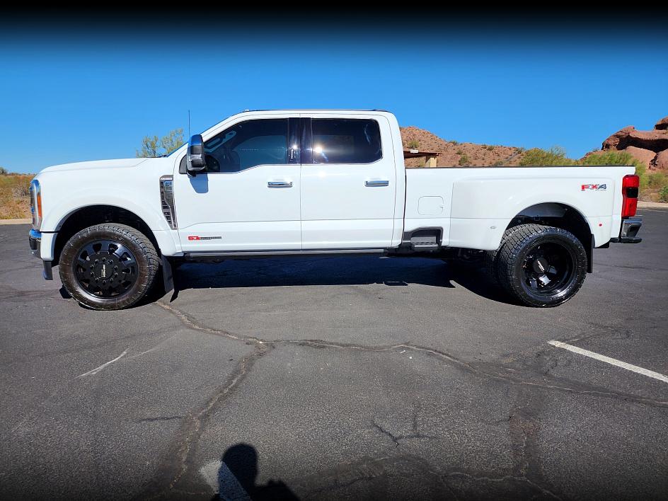 2023 Ford F-450 King Ranch photo 2