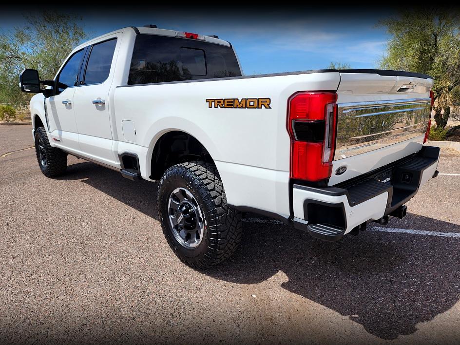 2023 Ford F-350 Platinum photo 3