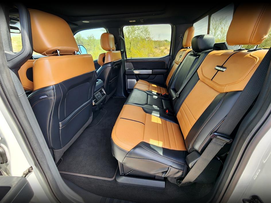 2023 Ford F-350 Platinum photo 11
