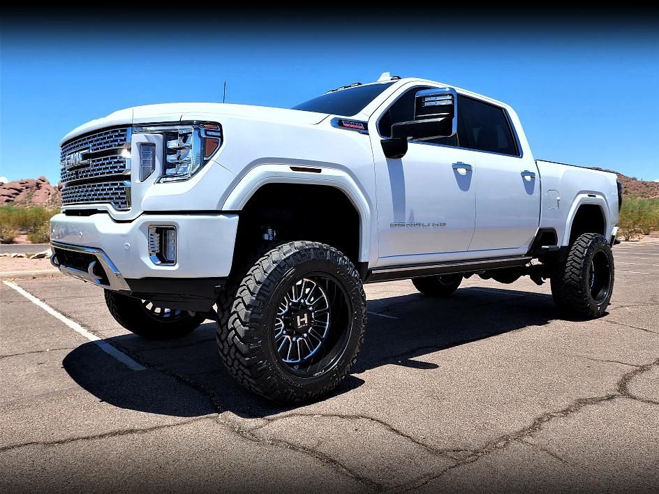 2022 GMC Sierra 2500HD Denali's photo