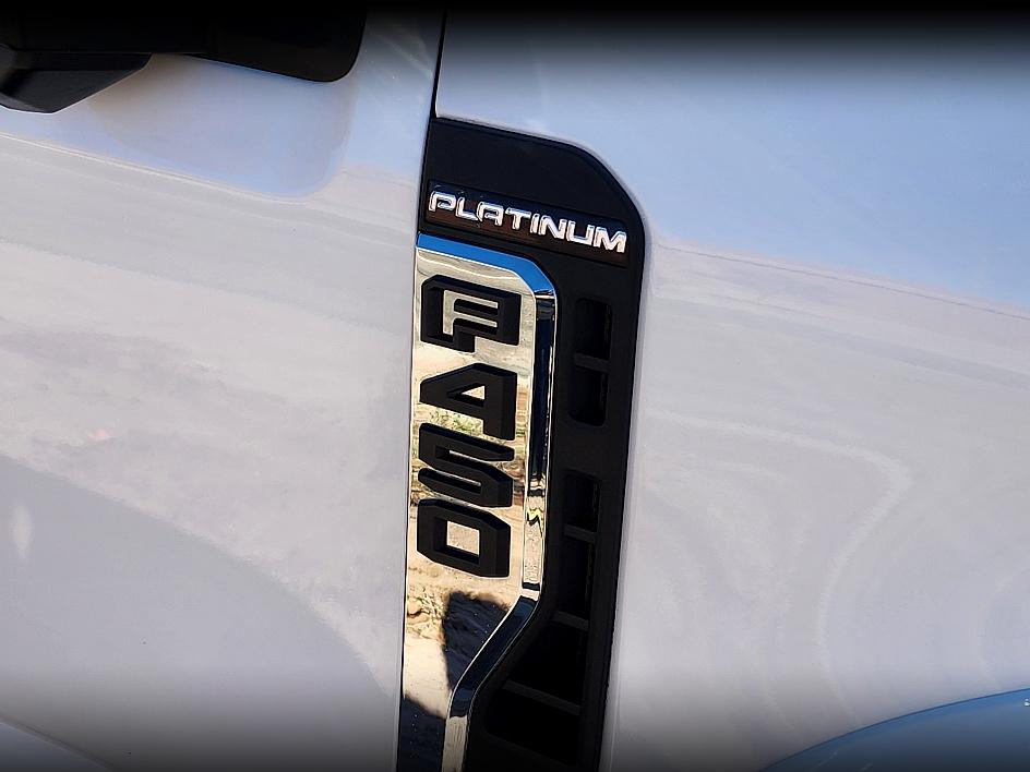 2024 Ford F-450 Super Duty Platinum - Photo 8