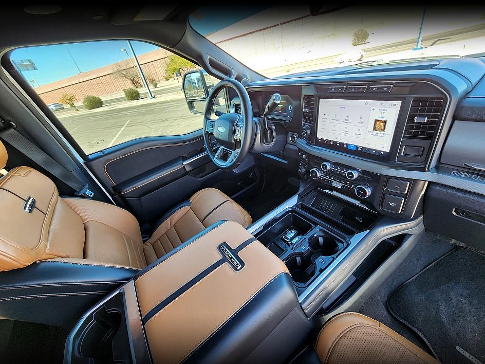 2024 Ford F-450 Super Duty Platinum - Photo 18